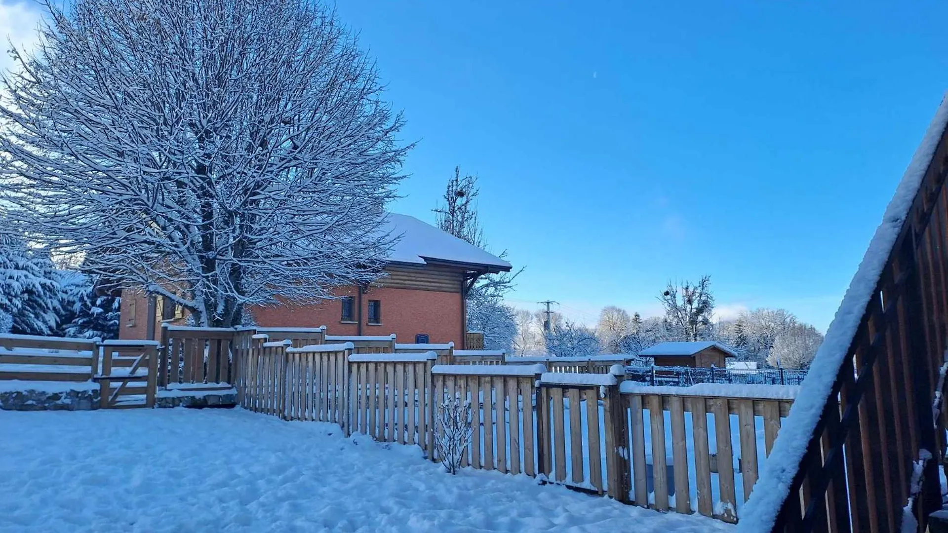 게스트하우스 Maison D'Hotes Des Bassins D'Oche Saint-Paul-en-Chablais